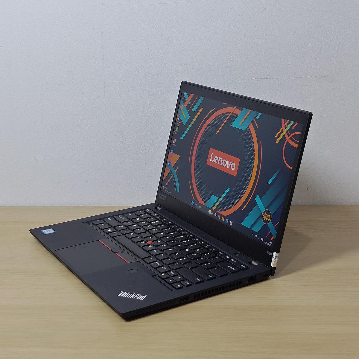 Lenovo Thinkpad T490 Samping Kanan Butik Laptop